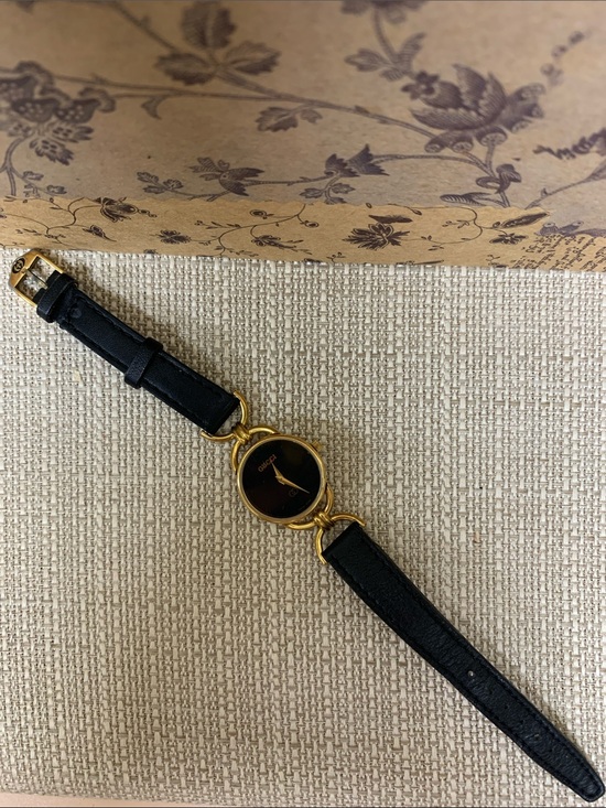 GUCCI 6000L Vintage Ladies Black and Gold   Watch Leather Strap New Battery main image 12